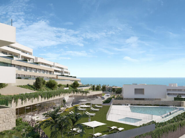 Azure: Luxury homes with privileged location to the west of Estepona.
