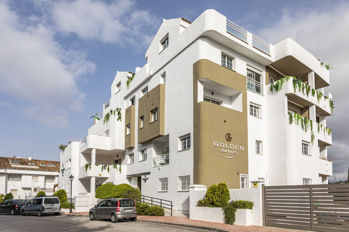 Golden Banús Homes: Apartments ready to move in the most desirable location in the Costa del Sol.