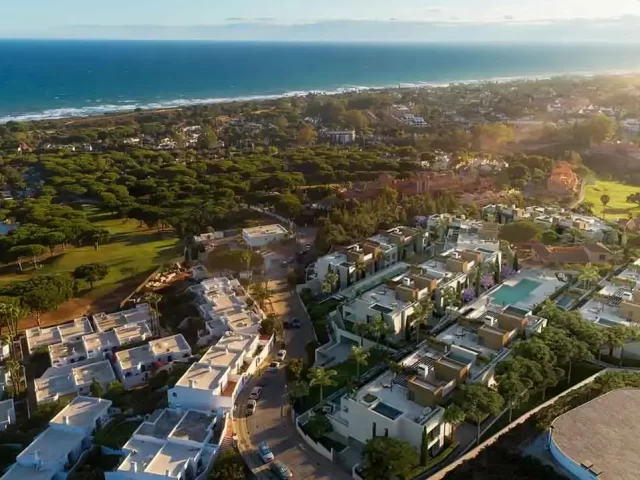 Artola Homes II: Exclusive residential of 2, 3 and 4 bedroom homes in Cabopino, next to Marbella.