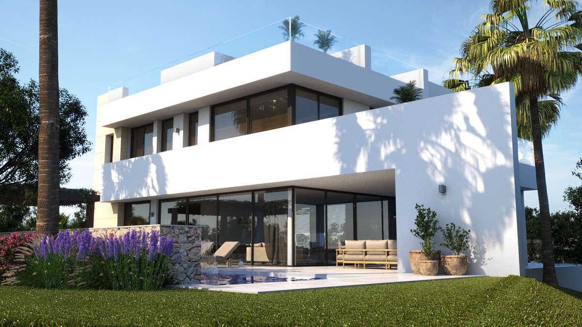 Detached villa with luxury finishes situated in Rio Real, Marbella