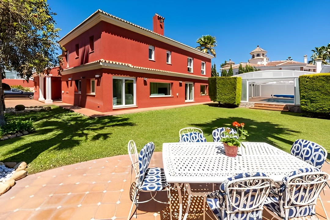 Sale of 2 tourist villas located in the Urbanization Guadalmar, Malaga