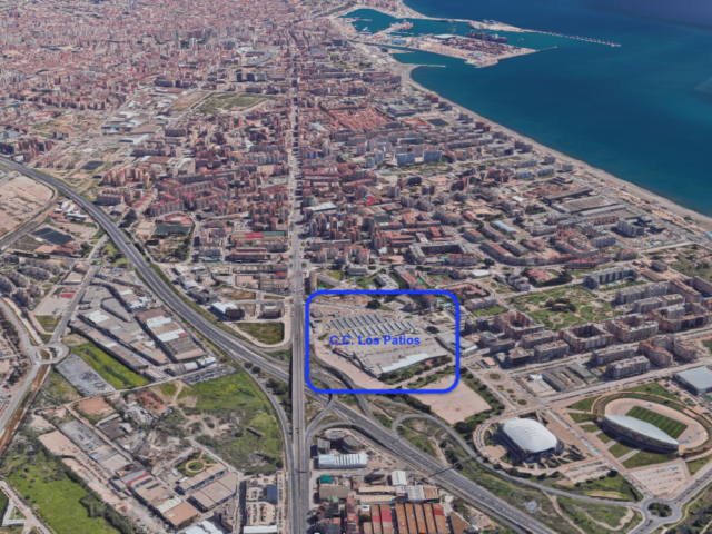 Sale of commercial premises of 2.814m2 with a net profitability of 6% in Málaga city.